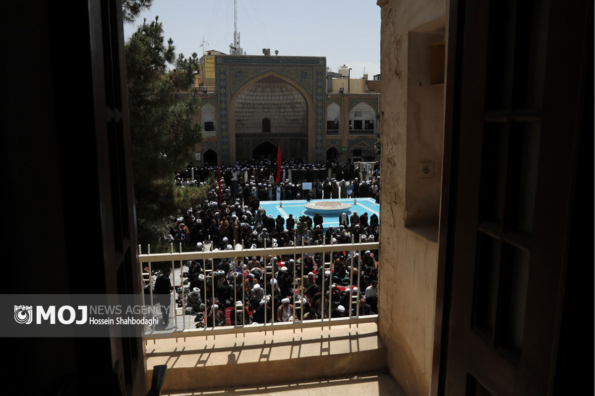 اجتماع طلاب و حوزویان در بزرگداشت شهدای خدمت در مدرسه علمیه فیضیه قم