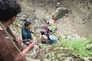 سقوط ون در دره هفت کشته و ۶ مصدوم برجا گذاشت
