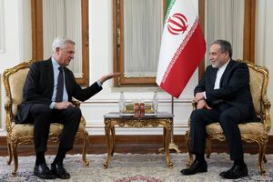 دیدار کمیسر عالی پناهندگان سازمان ملل با وزیر امور خارجه ایران درباره وضعیت پناهندگان افغانستانی