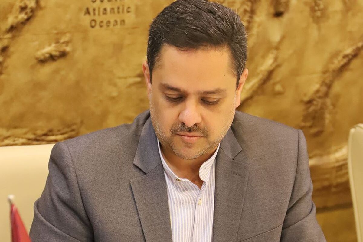 خلبان سهیل قیاسی مدیرعامل هواپیمایی آتا 