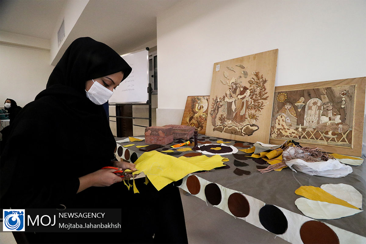 افتتاح مرکز زنان سرپرست خانوار در اصفهان با حضور ابتکار