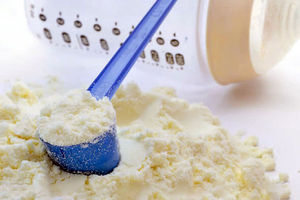 کشف بیش از ۲ هزار بسته شیرخشک قاچاق در بندرعباس