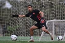 حضور مهاجم پرسپولیس در چارچوب دروازه 
