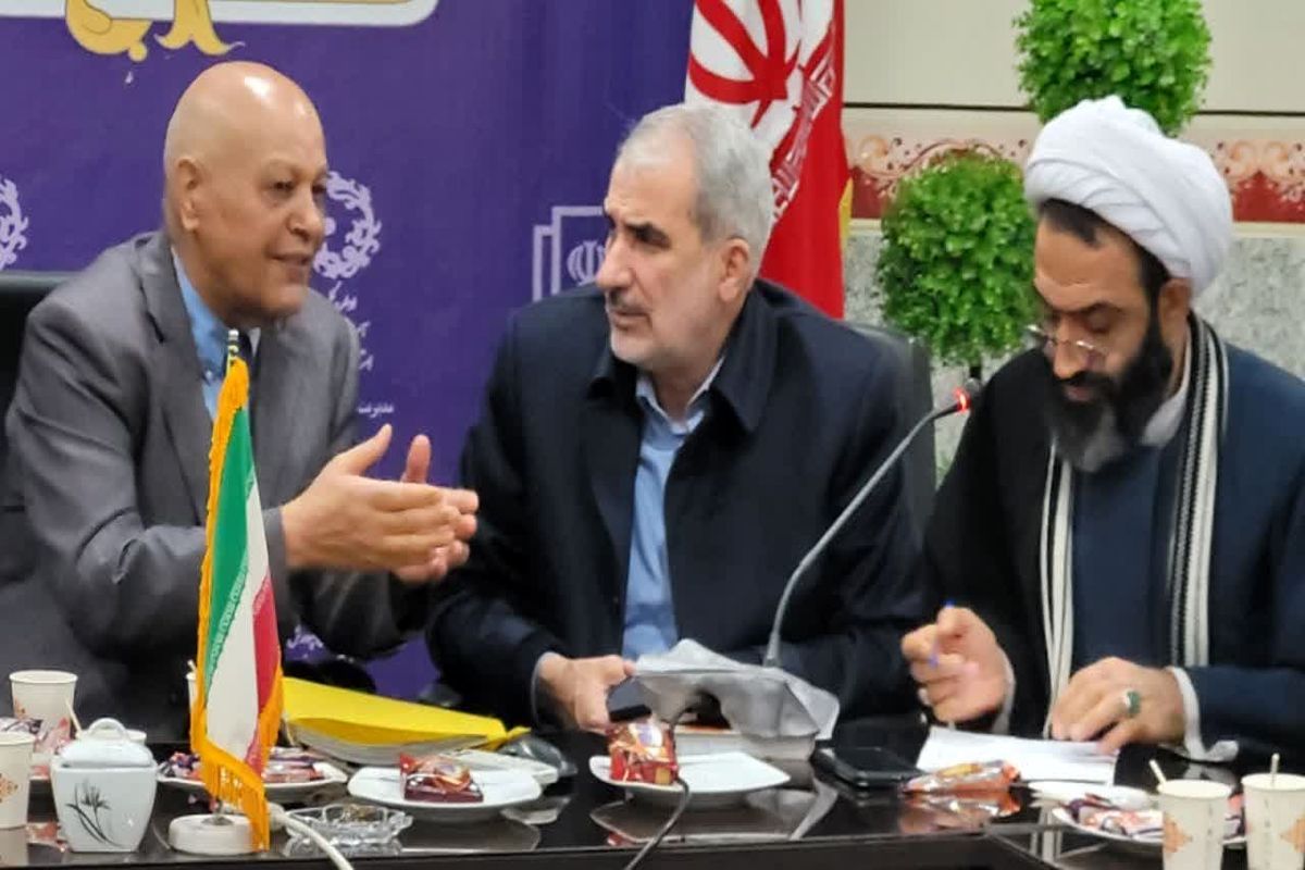 وزیر آموزش و پرورش در خمینی شهر