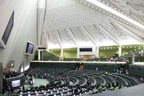 هیات رییسه مجلس از خبرنگار پارلمانی عذرخواهی کند