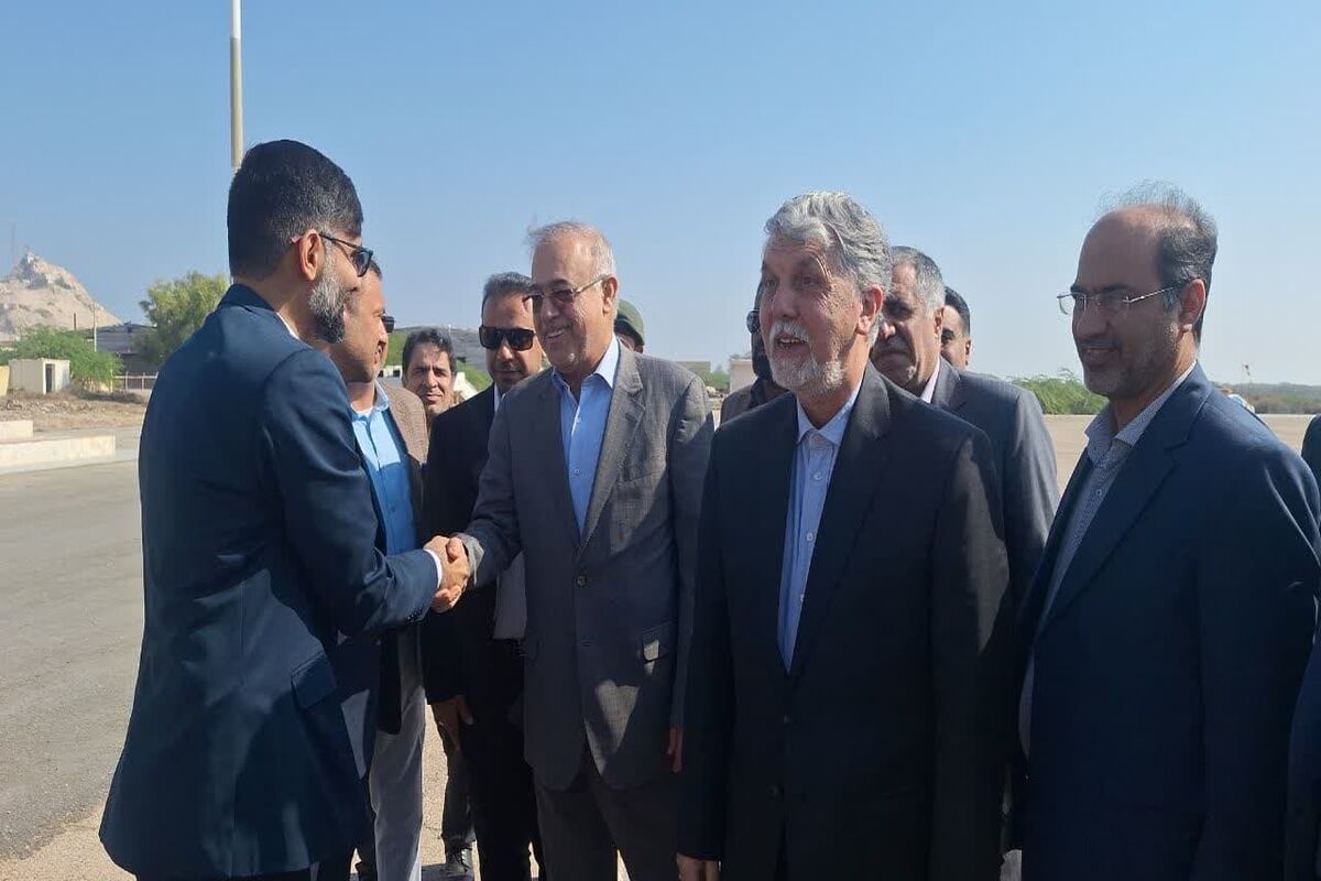 وزیر فرهنگ 