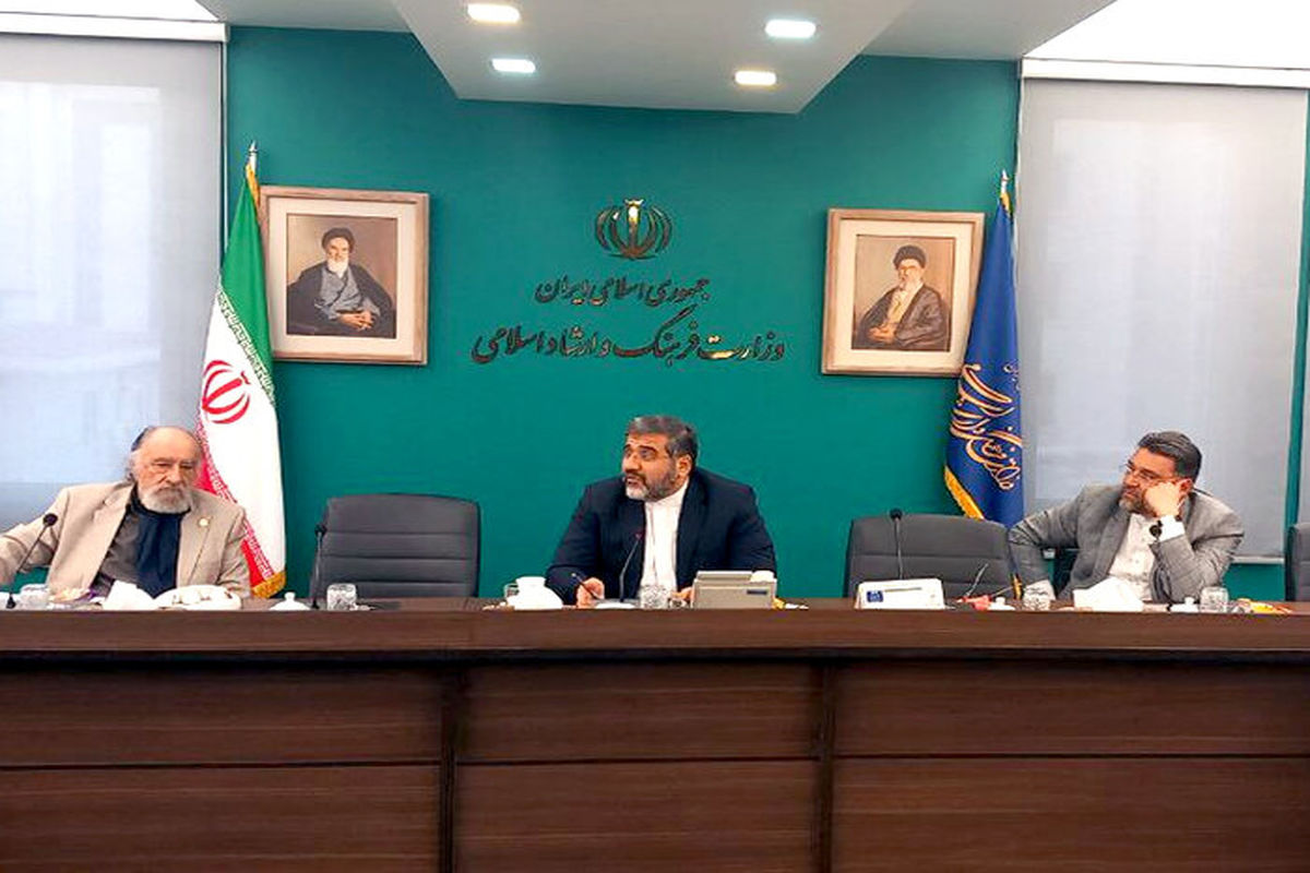 وزیر فرهنگ و ارشاد اسلامی