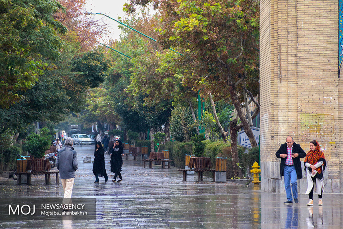 باران پاییزی در میدان امام (ره) اصفهان