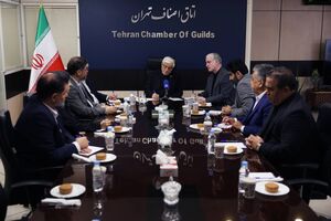عارف از آمادگی دولت برای واگذاری اختیارات بازار به اصناف خبر داد