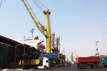 ۵۴۰ هزار تن کالای اساسی در بندر شهیدرجایی ذخیره سازی شد
