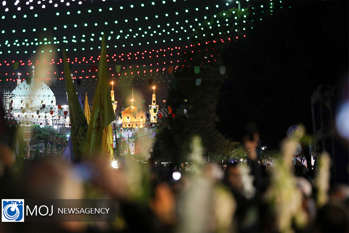 گلباران حرم مطهر رضوی همزمان با میلاد امام رضا (ع)