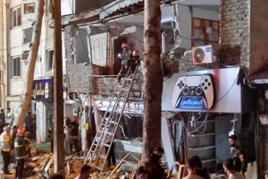   ۱۹ مصدوم در پی  انفجار خیابان باهنر رشت/ عملیات امدادرسانی و آواربرداری ادامه دارد