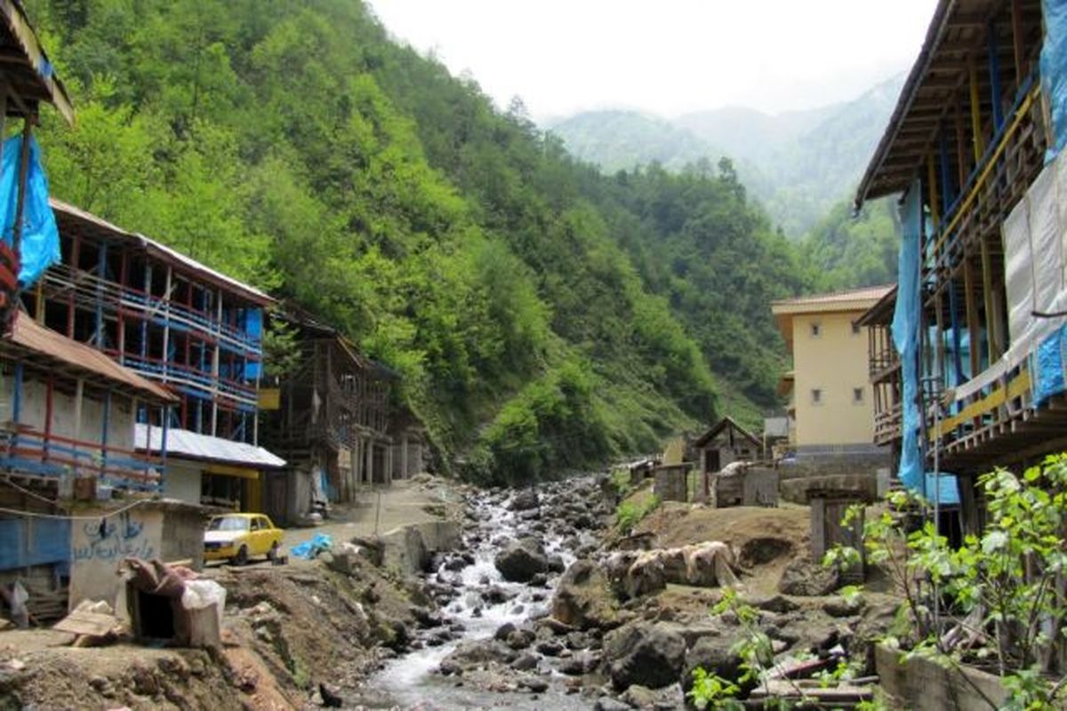 ریزش کوه در روستای امامزاده ابراهیم  شفت