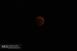 هم اکنون، ماه‌گرفتگی در بسیاری از نقاط جهان