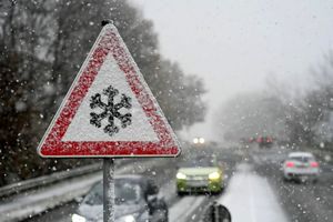 خدمات منظم ناوگان اتوبوسرانی تهران در شرایط برفی و یخبندان ادامه دارد