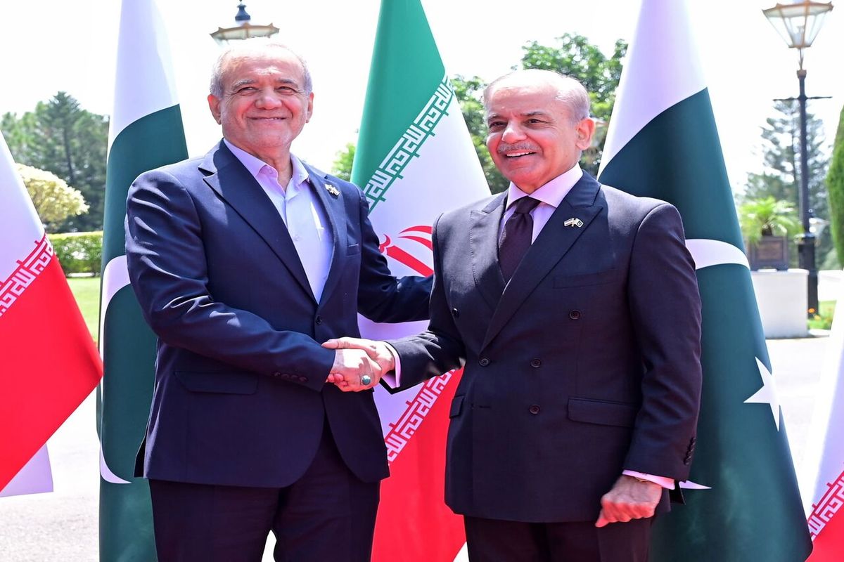مسعود پزشکیان و محمد شهباز شریف