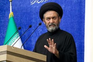 تلاش دشمن برای شکاف‌افکنی؛ انسجام ملی، سد نفوذ ناپذیر