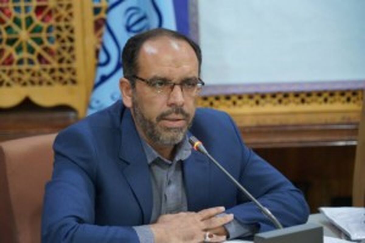 معاون آموزش متوسطه اصفهان