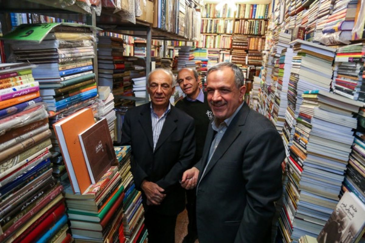 روز کتابگردی