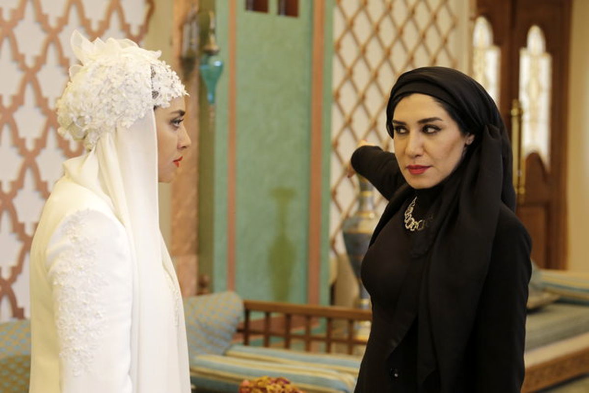 فیلم سینمایی بی وزن