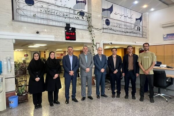 بازدید سرپرست مدیریت عامل بانک سرمایه از شعبه زنجان با تأکید بر برنامه‌های طرح نفس