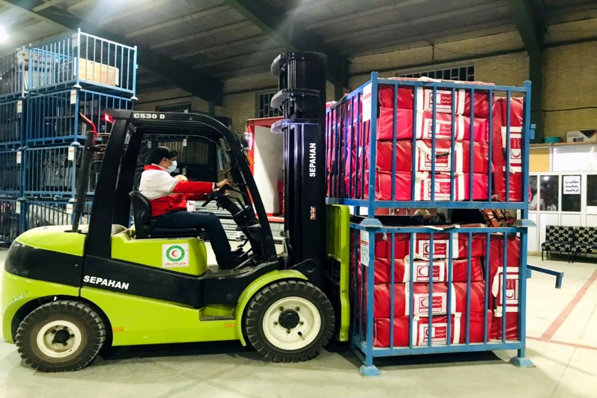 ارسال کمک های هلال احمر یزد به کرمان  (5)