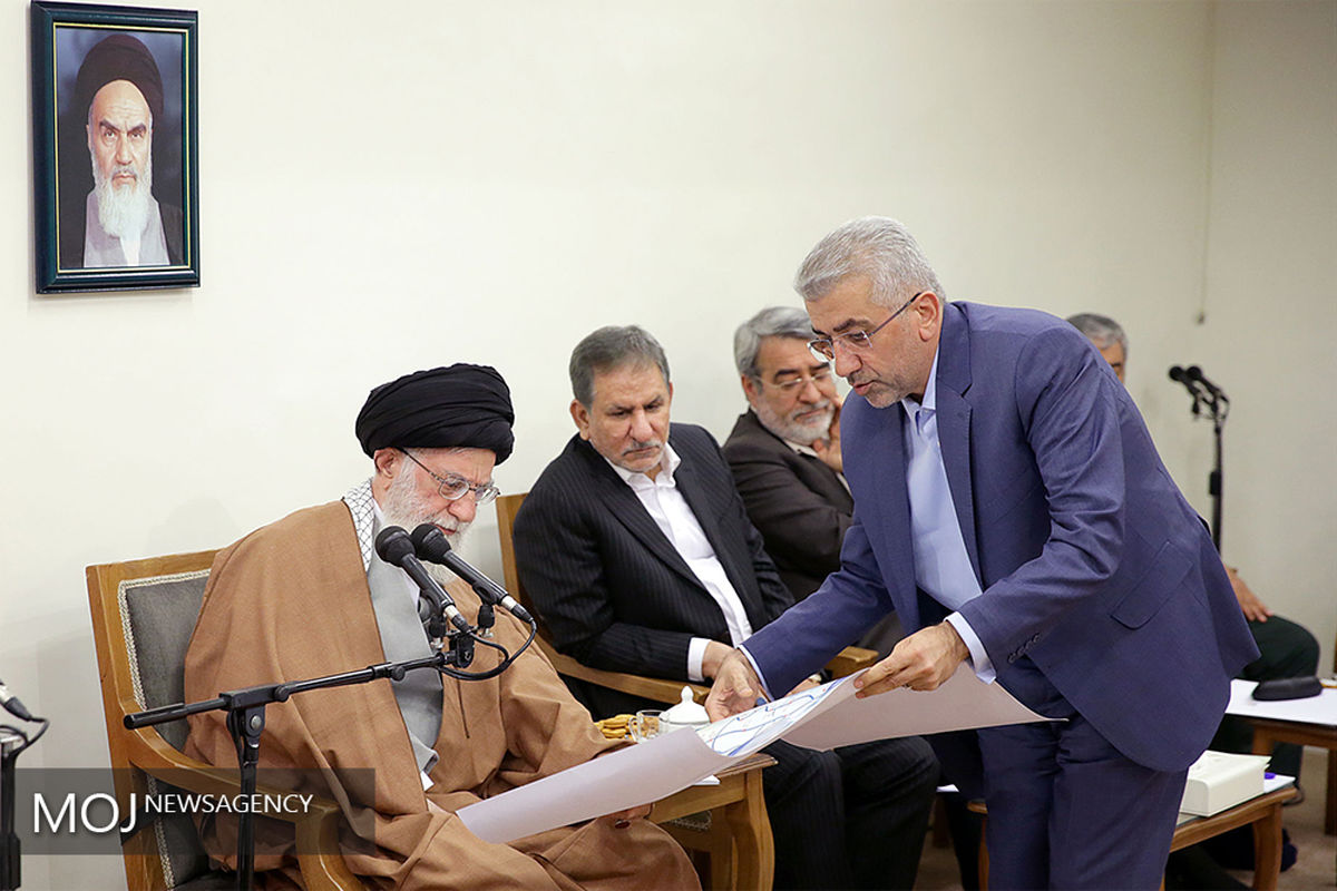 جلسه ویژه بررسی آخرین وضعیت مناطق سیل‌زده با حضور مقام معظم رهبری