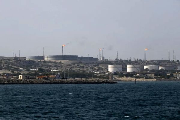بلومبرگ از خشم و اختلاف متحدان آمریکا در خلیج فارس از تشدید جنگ با ایران گزارش داد