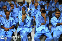 وزیر بهداشت مراکز عرضه متادون را ساماندهی کند/ جریمه سالانه ۱۰ میلیارد ریالی این مراکز 