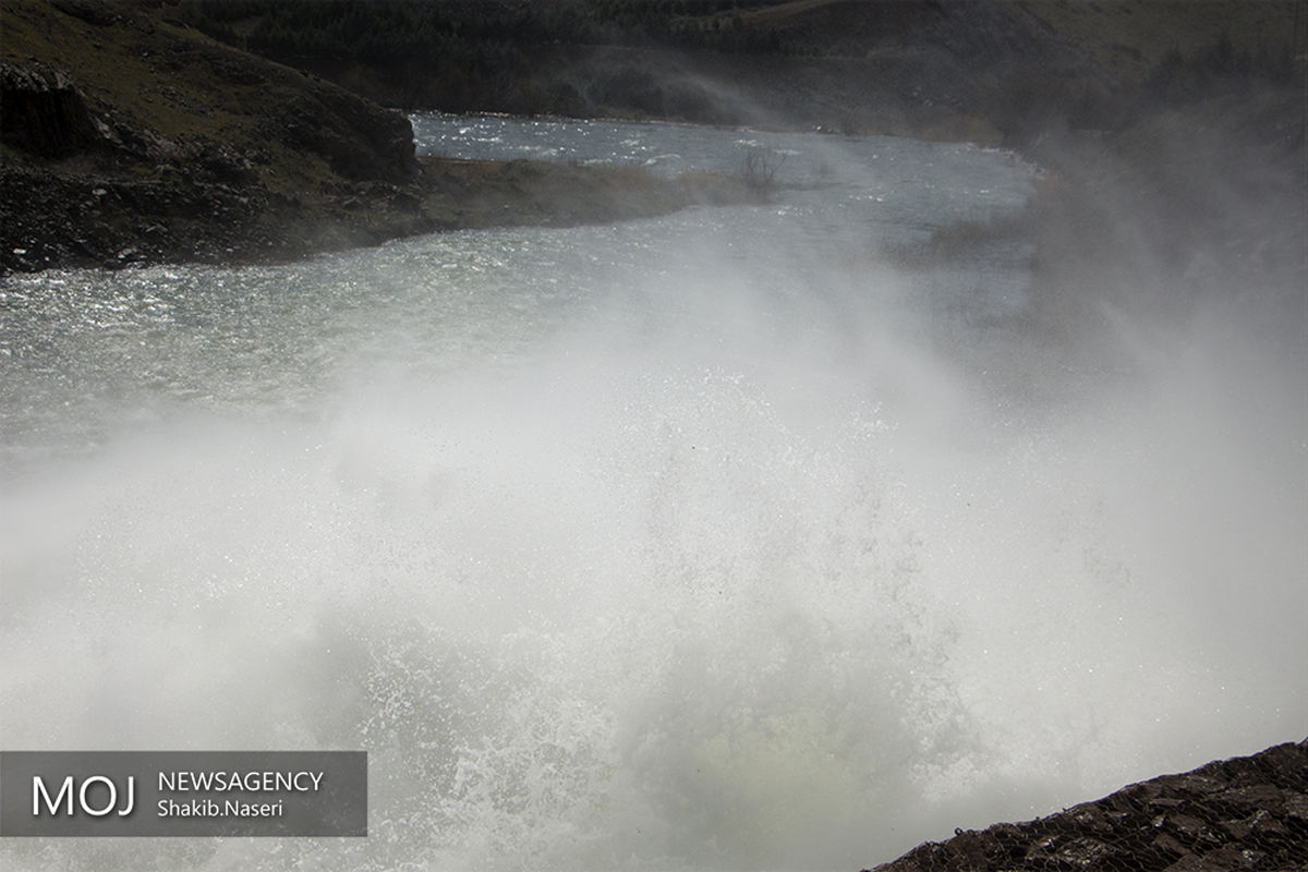 سر ریز شدن آب سد قشلاق سنندج