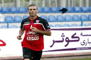 امسال شرایط ما در پرسپولیس سخت است/ کنار کادر می‌مانم که تجربیاتم بیشتر شود
