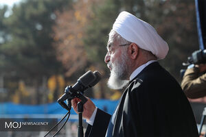 روحانی از ایستگاه سلامت اورژانس، پایگاه‌های امداد و نجات و راهور در بزرگراه تهران-کرج بازدید کرد