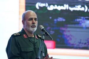 رسالت سپاه پاسداران این است که در کنار مردم، ایران اسلامی را قدرتمند و باشکوه کند
