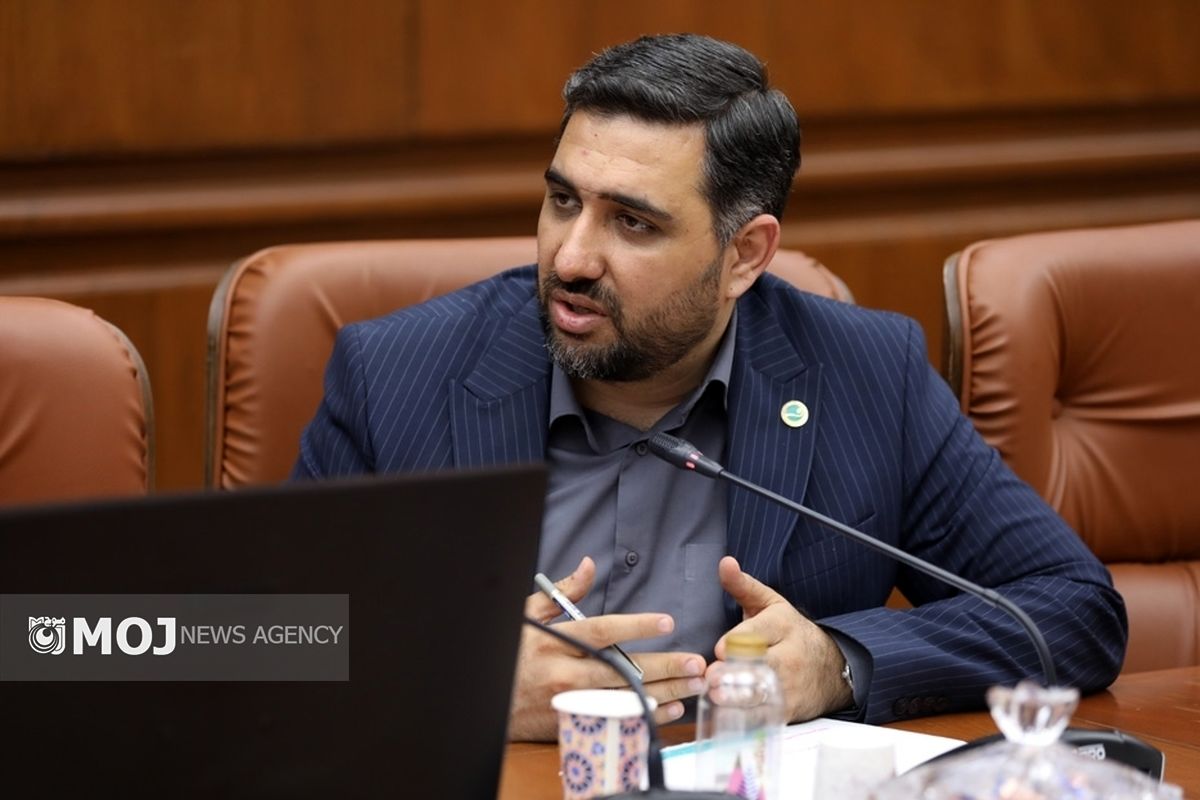 مدیر حقوقی و امور قراردادهای سازمان منطقه آزاد کیش