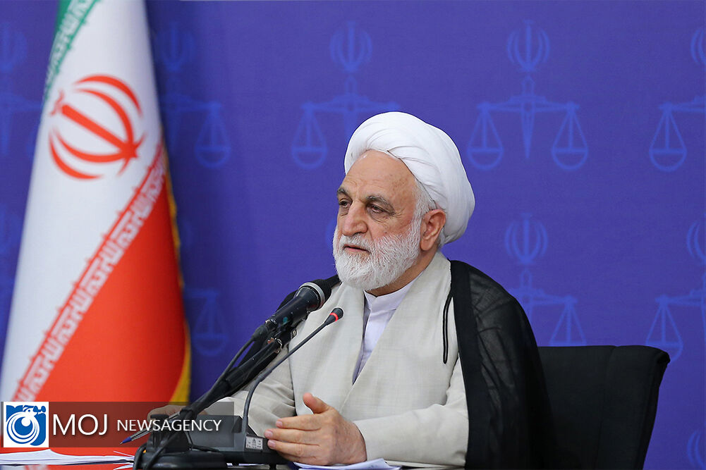 تاکید رئیس قوه قضائیه از مسئولان برای رعایت قانون و ارتقای فرهنگ عمومی