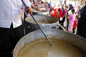 توزیع 20 تن غذای نذری در کاشان