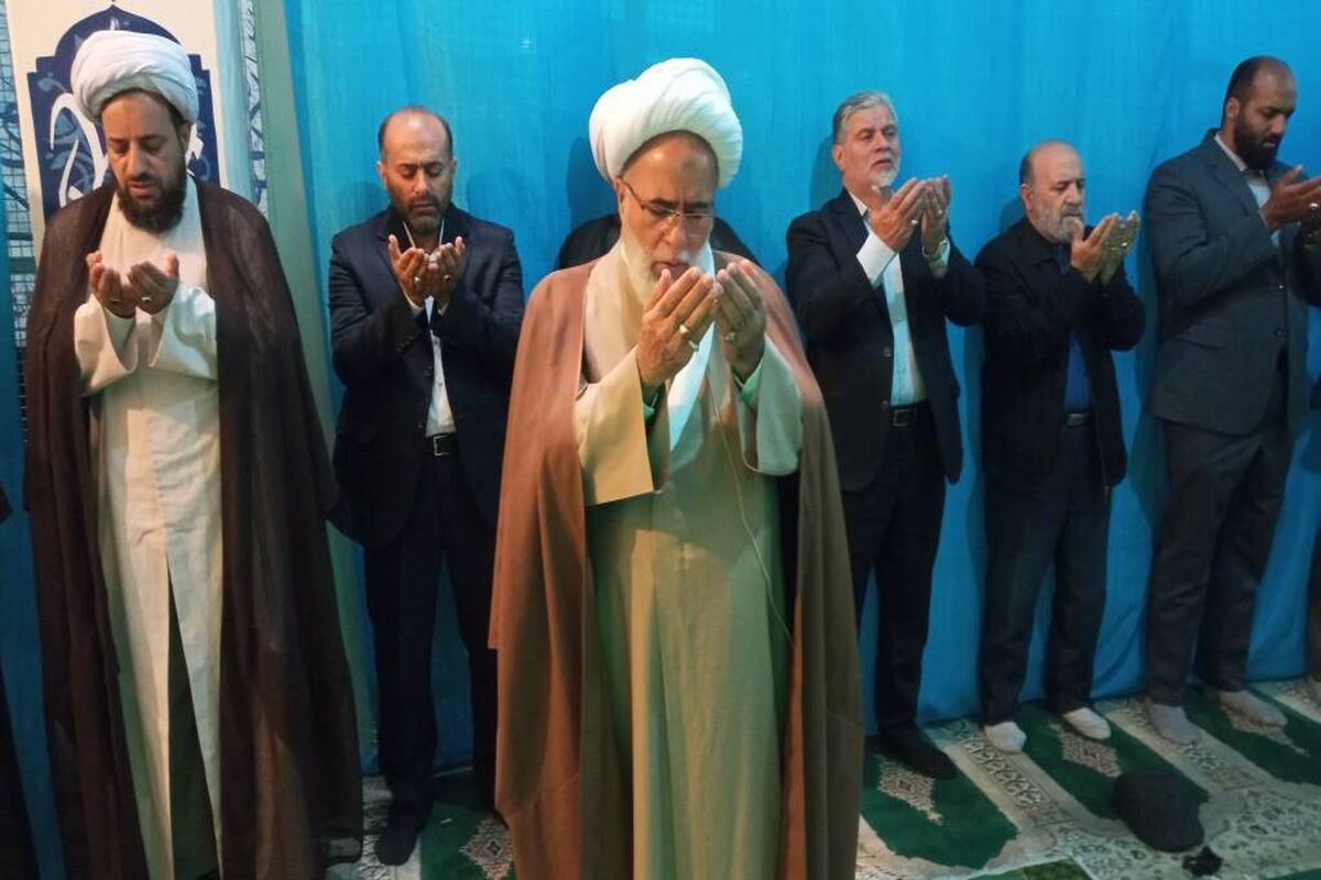 اقامه نماز به امامت حجت الاسلام حبیب الله غفوری