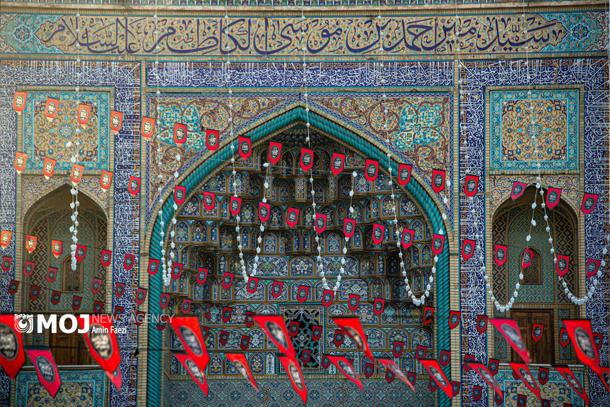 آیین سیاه پوشان و تعویض پرچم حرم مطهر حضرت شاهچراغ (ع)