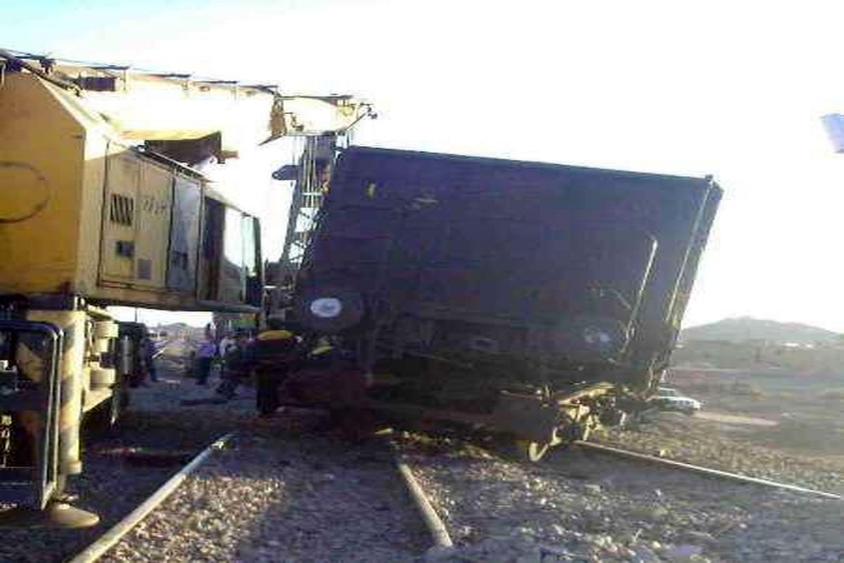 خروج قطار باری از مسیر