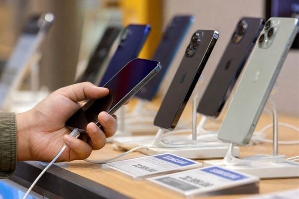موبایل فعلاً در اولویت تخصیص ارز نیست/ افزایش قیمت‌ها قابل قبول نیست