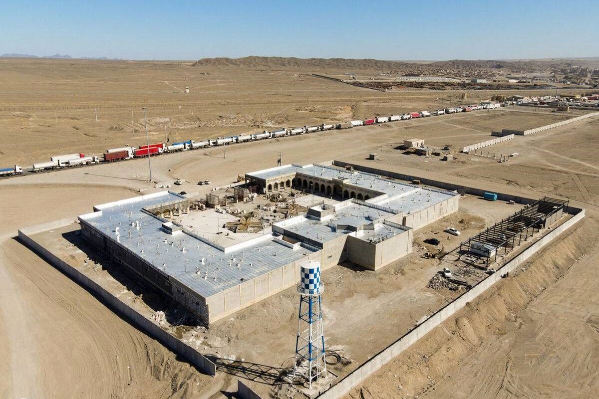 مجتمع میان راهی