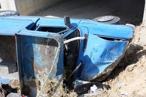 ۲۴ مصدوم در واژگونی نیسان در زاهدان
