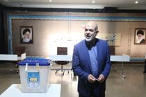 وزیر کشور رای خود را به صندوق انداخت
