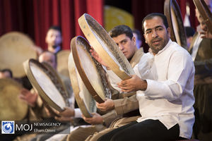 «هِزار هَزار دف»؛ دف نوازانی در دریاچه شهدای خلیج فارس