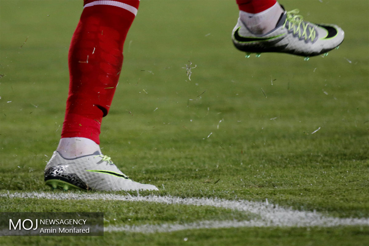 دیدار تیم های فوتبال پرسپولیس و نفت مسجد سلیمان