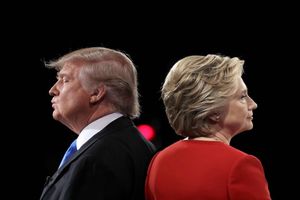 هیلاری کلینتون شیاد باید وارد رقابت های انتخاباتی شود!