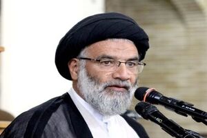 حوزه و دانشگاه دو بال رشد و ترقی هستند