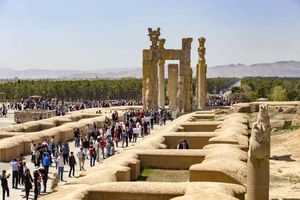 تخت جمشید، حافظیه و سعدیه محبوبیت خود را حفظ کرده‌اند