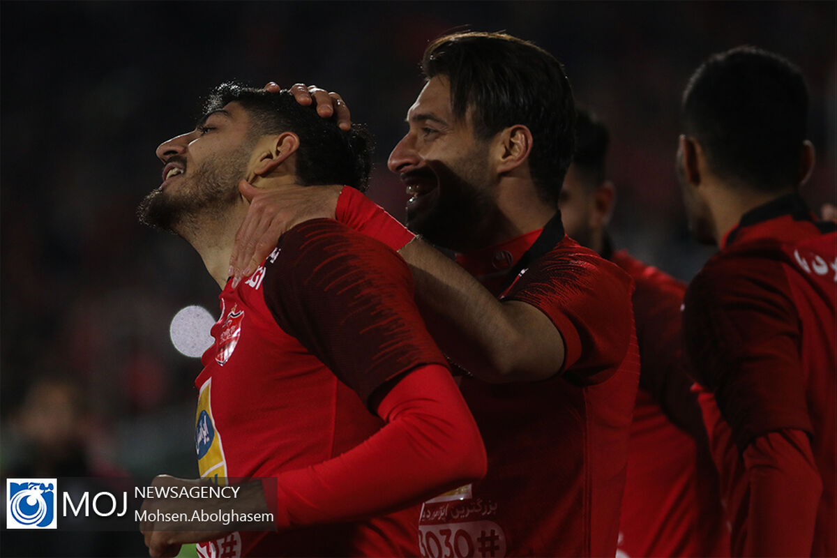 دیدار تیم های فوتبال پرسپولیس و گل گهر - ۱۹ آذر ۱۳۹۸
