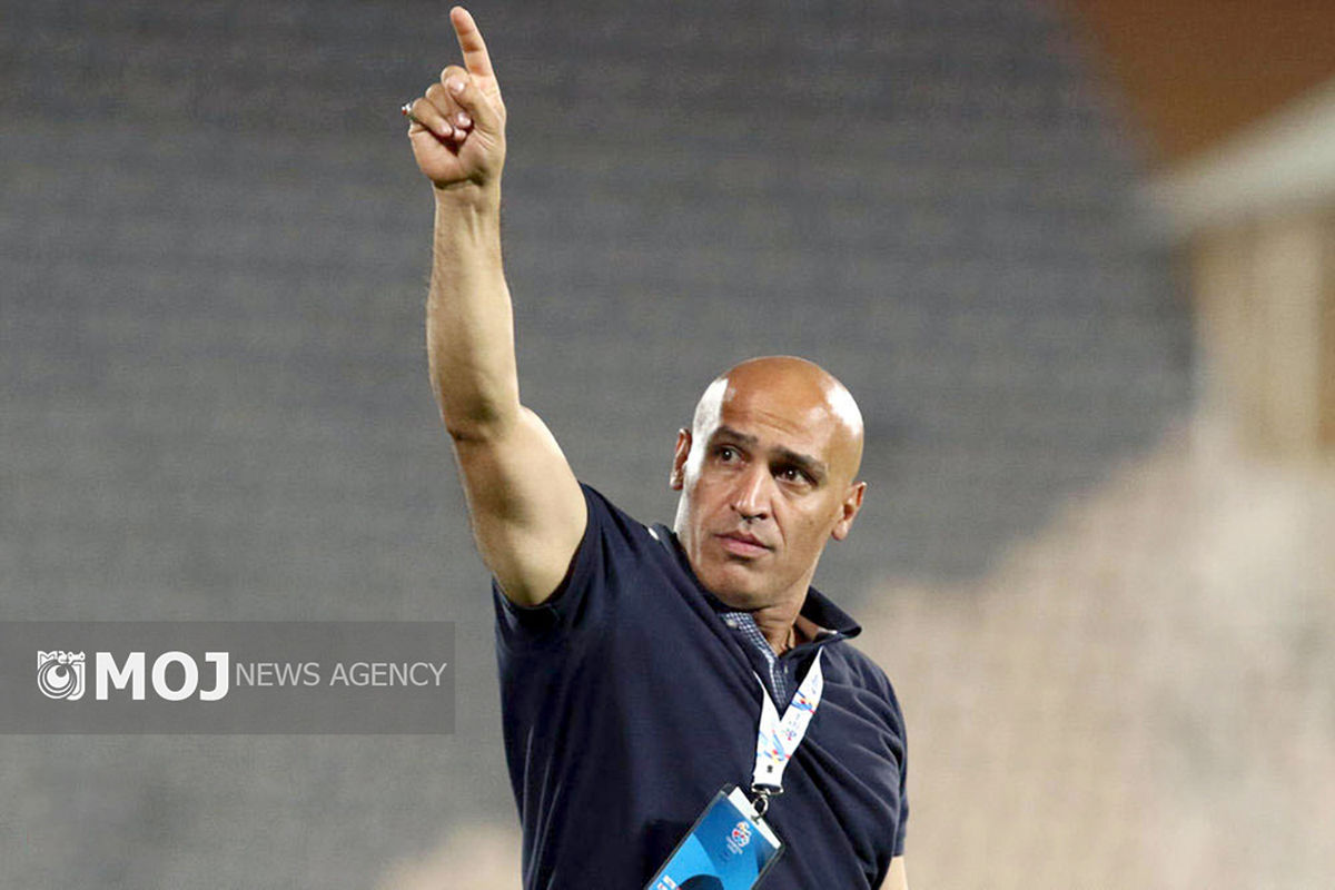علیرضا منصوریان +  سرمربی تیم استقلال